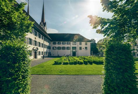 Muri monastery church with cloister | Switzerland Tourism
