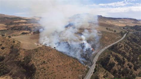 Controlado El Incendio Forestal Declarado En Montecorto Tras Arder Un