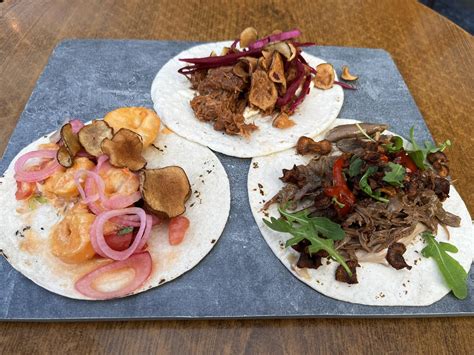 Iceland Foodies | The pick three taco special at Bastard Brew & Food in