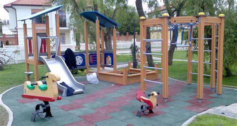 Детская площадка своими руками: во дворе частного дома или даче, из дерева