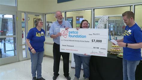 PETCO presents $7,000 grant to Lexington animal shelter - WBBJ TV