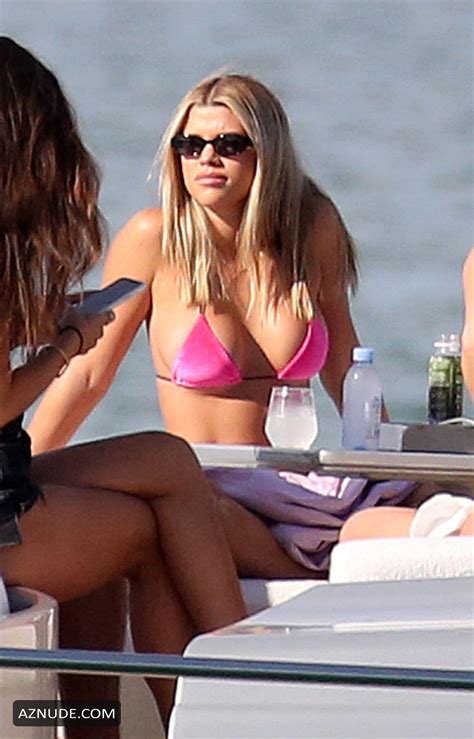 Sofia Richie Shows Off Her Voluptuous Curves In A Hot Pink Bikini As She Takes A Ride On A Yacht