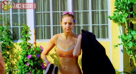 Naked Hanna Hall In American Cowslip