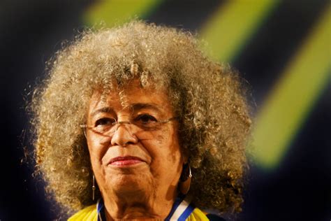 Angela Davis: biografia, militância, ideias, obras - Brasil Escola