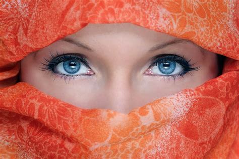 OddFuttos, When The Photos Speak: Top 10 Most Beautiful Eyes Collection
