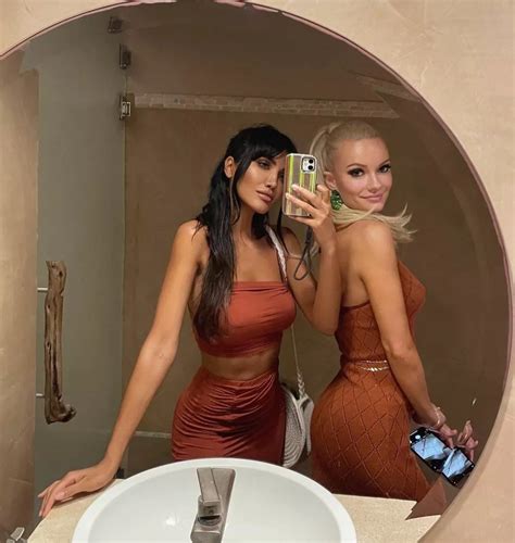 They Ve Got Dinner Reservations Nudes NightOutGirls NUDE PICS ORG