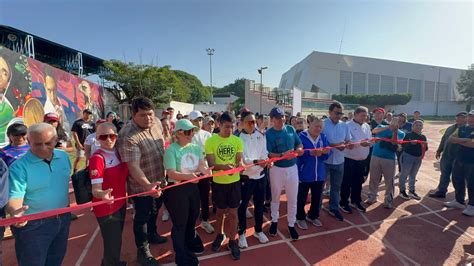 INAUGURAN PISTA DE ATLETISMO Y AUDITORIO EMILIANO ZAPATA DE LA UNIDAD