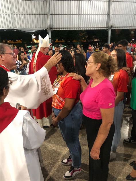 Sacramento do Crisma realizado no Santuário Diocesano Nossa Senhora