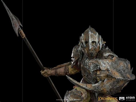 Herr Der Ringe Bds Art Scale Statue Armored Orc Actionfiguren