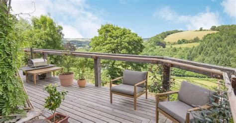 Netflix S Sex Education Chalet Given Run For Its Money By Trendy Symonds Yat Home On Market For