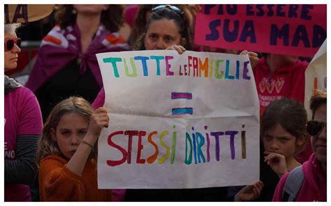 Adozioni Coppie Gay Italia Condannata Dall Europa Sulla Sospensione Alla Registrazione Dei