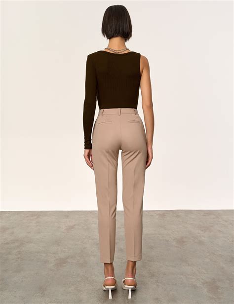 Calça Reta Nervura Beatriz Nude Mun Knitwear