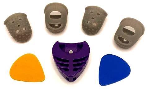 Набор напальчников для игры на гитаре + медиаторы с держателем (S ...