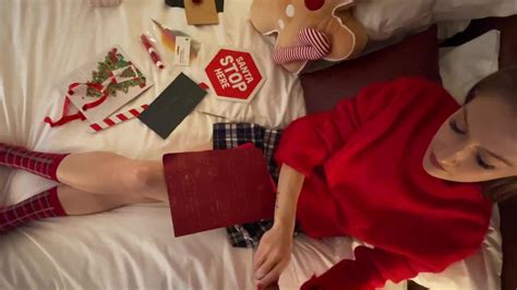 Tight Pussy Hot Slim Fit Girl Gives Santa An Ignoring Handjob To Tease And Take His Precum On A