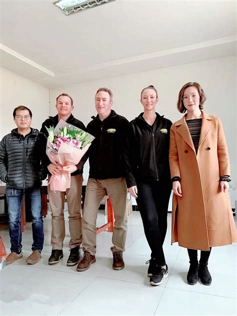 China Hot Dip Galvanized Steel Pipe Threaded Conduit Gi Pipe With Gas Transmission Manufacturers