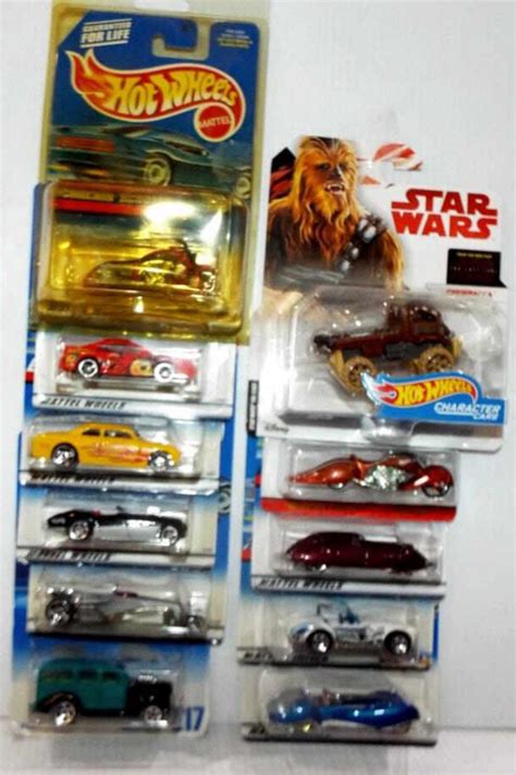 Lot 11 2000 Hot Wheels NIB