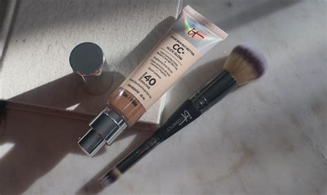 It Cosmetics Cc Nude Glow With Spf Review The Velvet Life