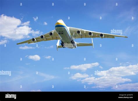 The Plane Antonov 225 An 225 Mriya Fly The Biggest Airplane In The