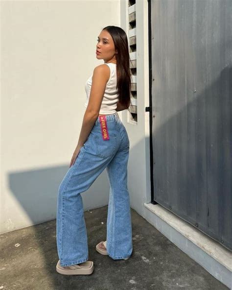 Potret Hot Lula Lahfah Body Goalsnya Bikin Jatuh Hati