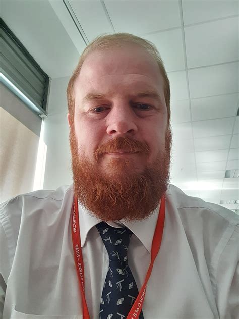 A Level Physics Tutor | A Level Physics Tuition Online | PMT Education