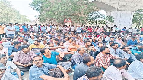 గగవర పరట వదద ఉదరకతత Tension at Gangavaram port