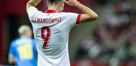 Euro Pologne Lewandowski Bless Manquera Le Premier Match