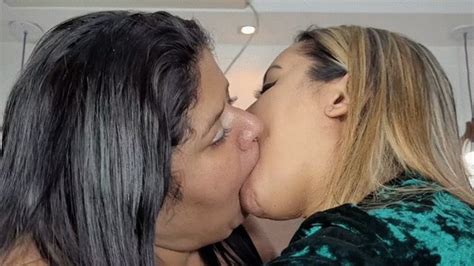 HOT DEEP KISSES WITH MY FRIEND BBW BY SOPHIA FABER AND TURBINADA BBW CLIP IN FULL HD