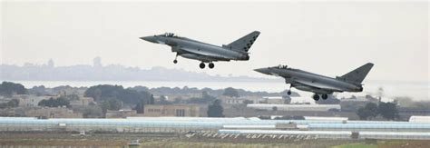 Aereo Di Linea Milano Palermo Perde Contatti Radio Due Eurofighter In