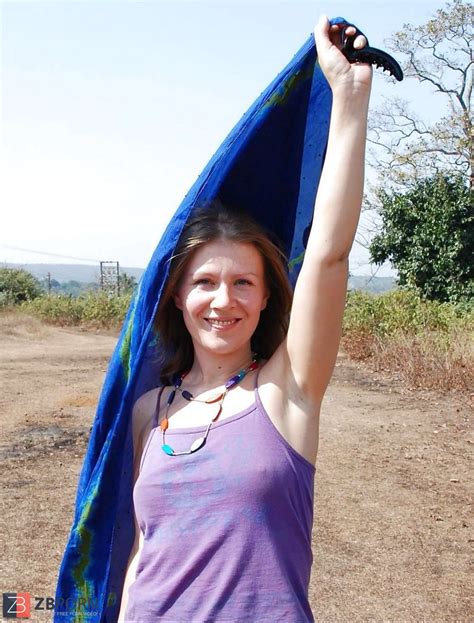 Nips Pokies Without Bra Downblouse ZB Porn