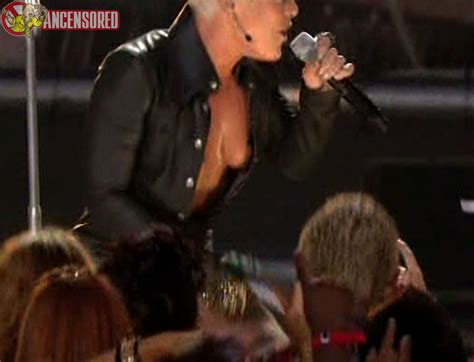 Naked Pink In Mtv Video Music Awards