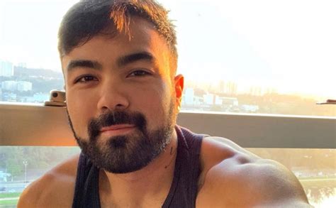 Mauro Sousa falou para família que é gay aos 18 anos pós briga namorado Me emociono até