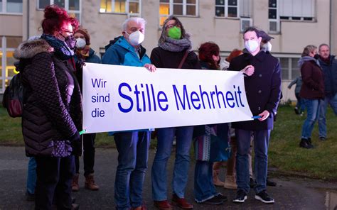 Corona Demos Stille Mehrheit protestiert gegen Spaziergänger