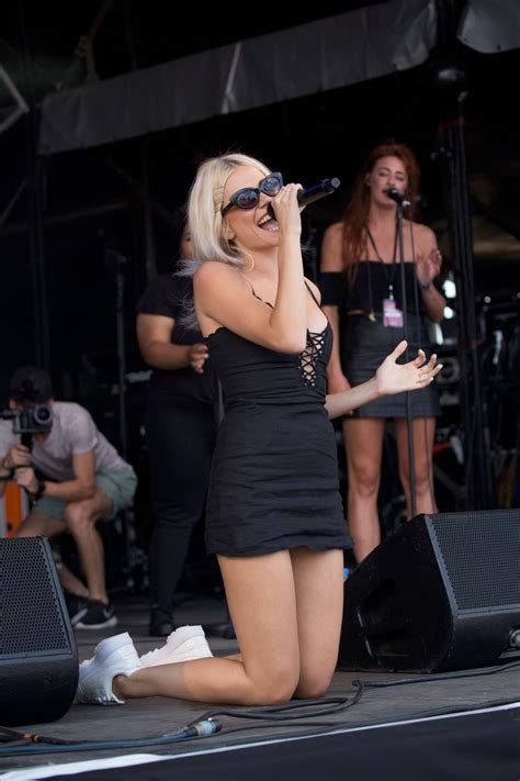 Pixie Lott Sexy Black Dress Hot Celebs Home