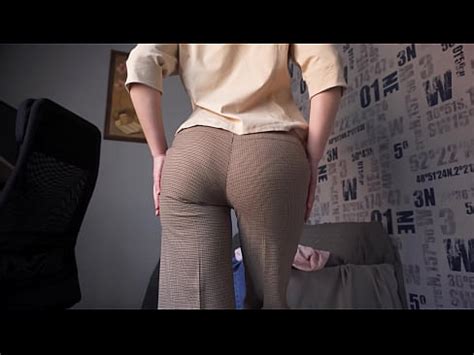 Milf Aficionado Se Prueba Trajes De Trabajo De Transporte En Bragas De Espalda Completa Y Se