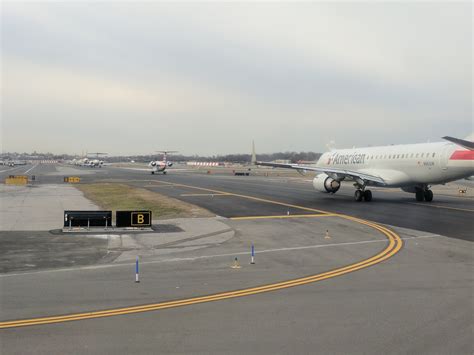NYC rush hour traffic : aviation