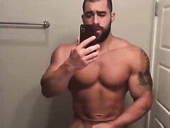 IFBB Pro Bodybuilder Naked Loceroom Flex And Wank ThisVid