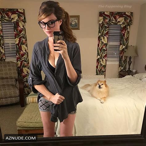 SARAH BEATTIE Nude AZNude