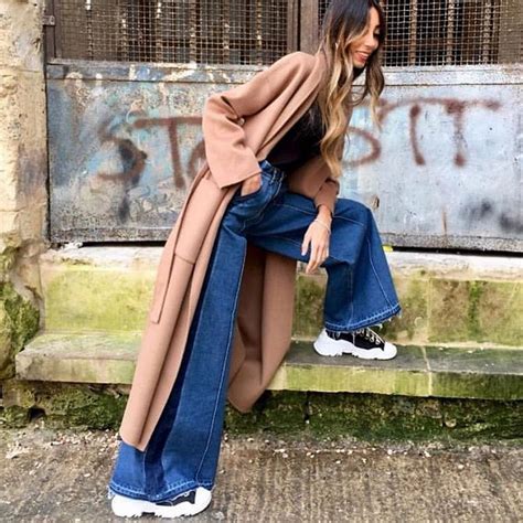 Расскажем о С чем носить объемные джинсы