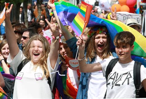 La Gay Pride Investit Biarritz Et Bayonne Euskal Herria Mediabask