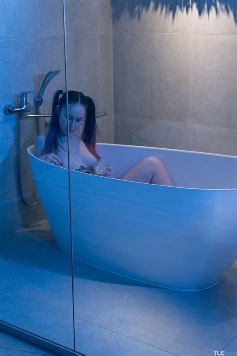 Horny Kourtney Shamelessly Spreads And Masturbates 16 Photos