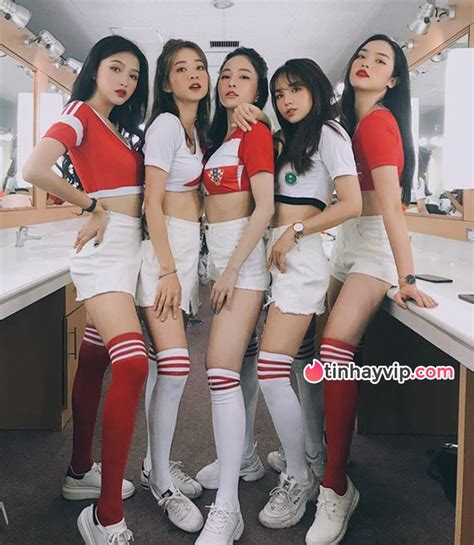 Nên để nữ tuyển thủ Việt Nam thay cho dàn hot girl tại Nóng Cùng