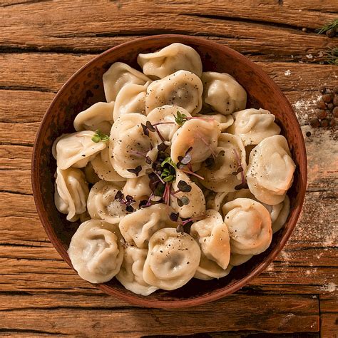 Pelmeni mit Schweinefleisch - GastroOma Neuss - Ukrainische Küche