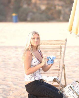 Pictures Of Ariel Rebel And Andi Pink Having Some Fun On The Beach Porn Pictures Xxx Photos