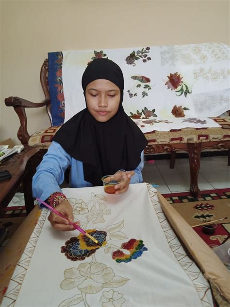 exploring  depths  indonesias cultural treasure batik tulis