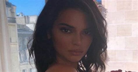 Kendall Jenner Posts Her Own Completely Naked Snap After Shock Nude Leak Daily Star