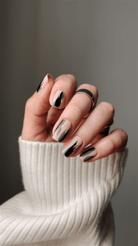 Elegant Short Nude Nails For A Chic And Timeless Look