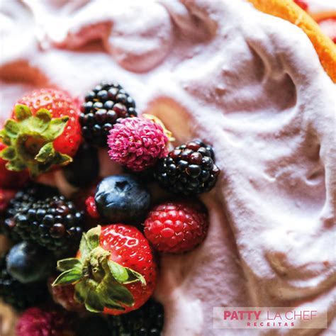 Naked Cake de Côco e Creme de Framboesa Patty s