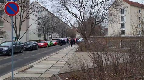 Dresden Nazifrei on Twitter RT Schmanle Polizei hält derzeit den