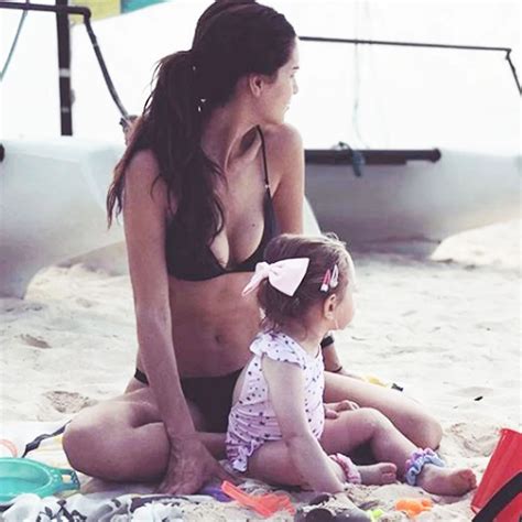 La Foto En Bikini De Zaira Nara Que Gener Un P Caro Piropo De Wanda Un Tomatito Infobae