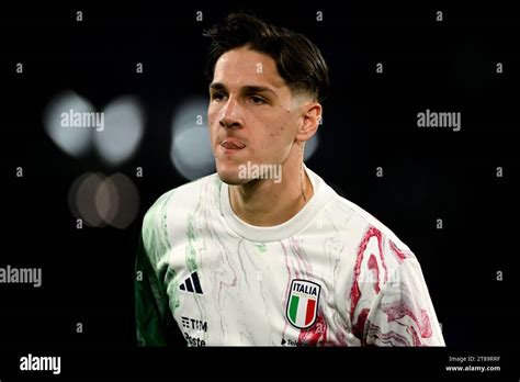 Nicolo Zaniolo d Italie s échauffe lors du match de football du Groupe